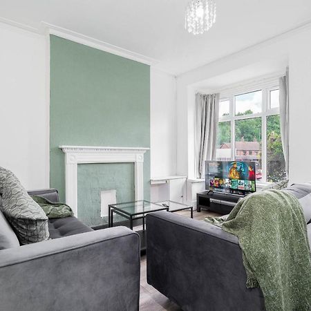 2 Bed House/Edgbaston/Families/Contractors/Parking Villa Birmingham Exterior photo