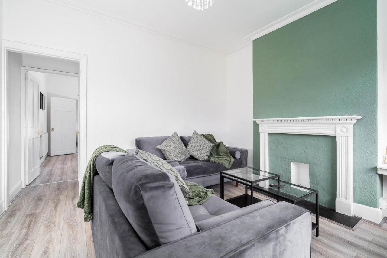2 Bed House/Edgbaston/Families/Contractors/Parking Villa Birmingham Exterior photo